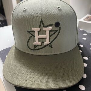 Houston Astros hat excellent condition